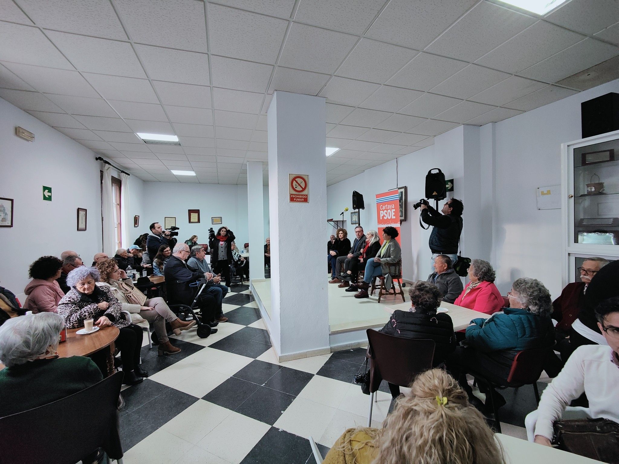 Juan Espadas: “El Gobierno de España aumenta las pensiones a las personas mayores mientras Moreno Bonilla les sube el precio de los comedores”