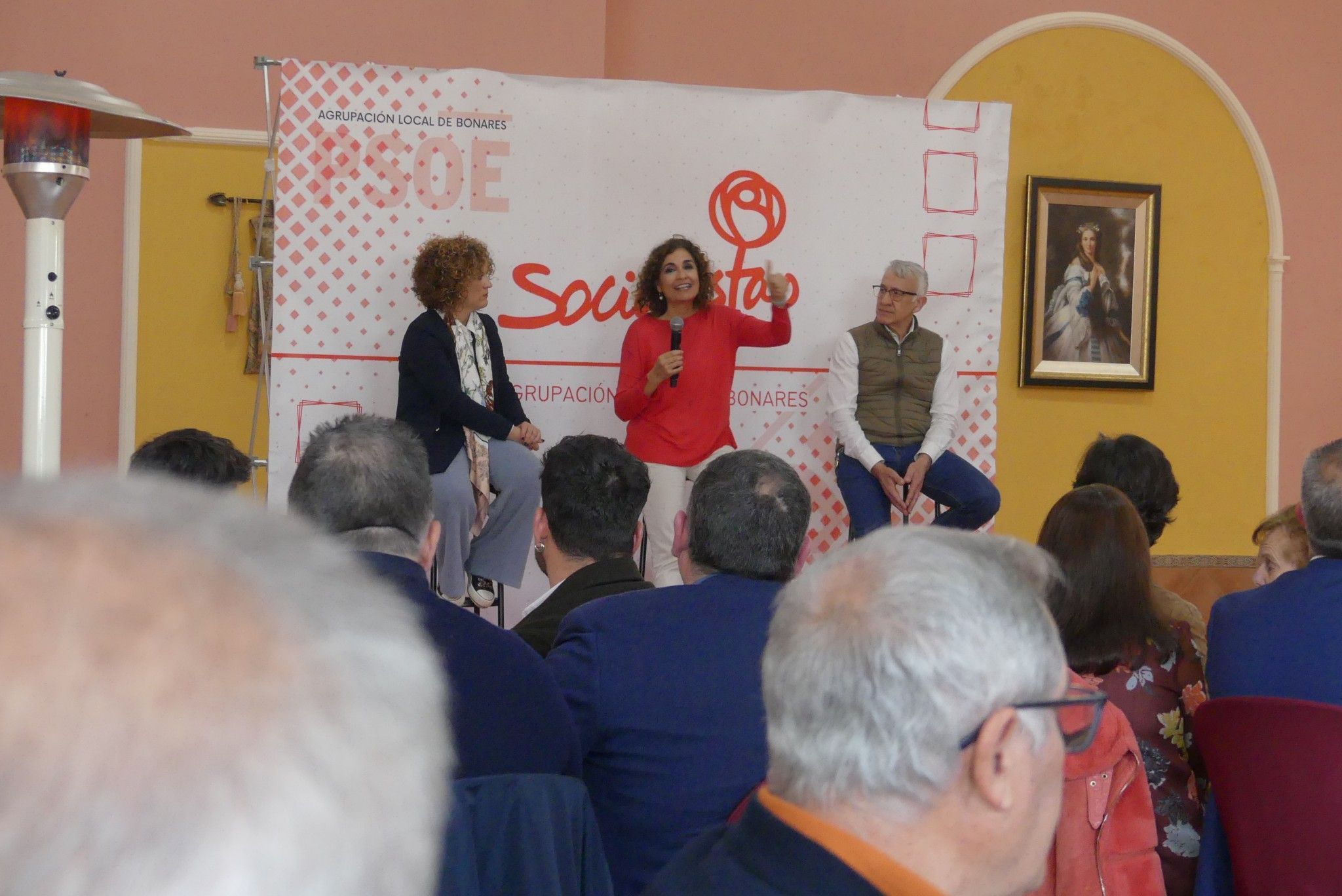 Montero: “Hay dos modelos de salir de la crisis, el del PSOE ayudando a los que más lo necesitan, frente a un PP que les ha dado la espalda”