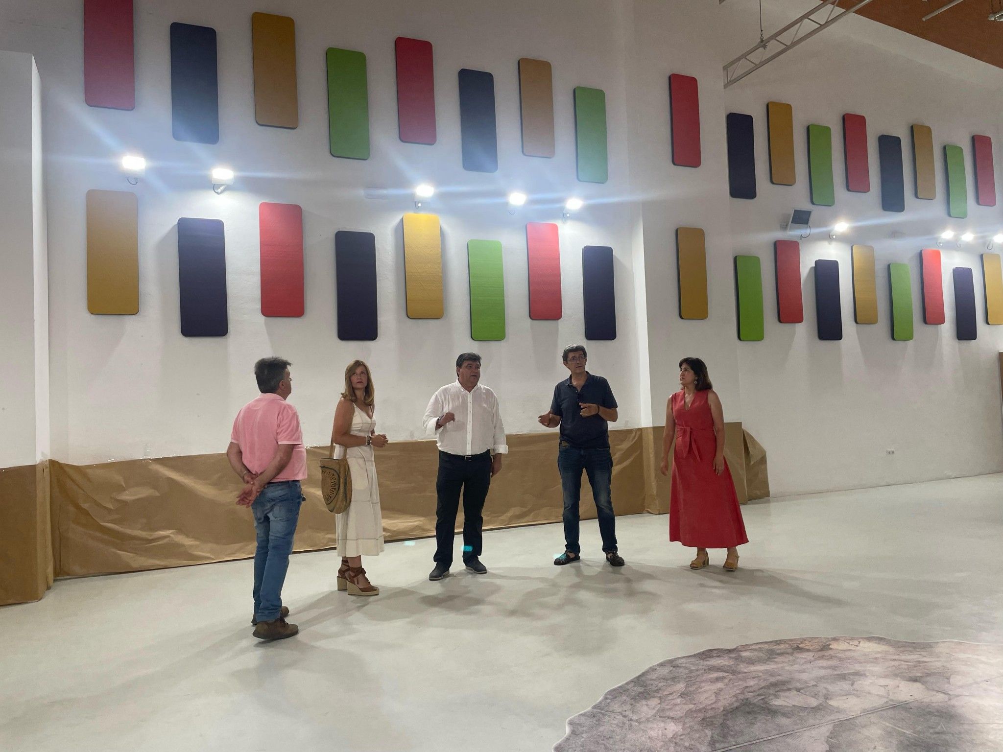 Gabriel Cruz visita y valora el Espacio Coworking que ha puesto el Ayuntamiento de Santa Ana la Real a disposición de los emprendedores