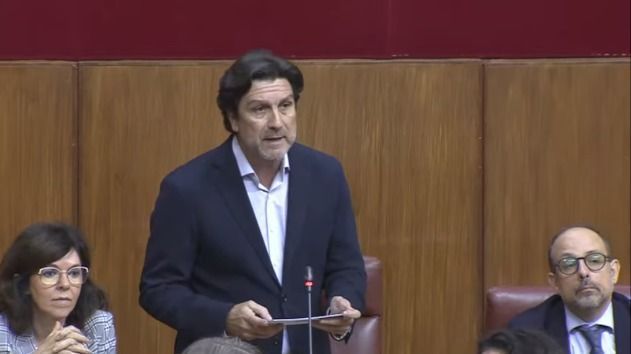 El PSOE pide la Junta que aclare qué ayudas les dará a los mariscadores de la coquina por el cierre urgente del caladero y el control del mismo