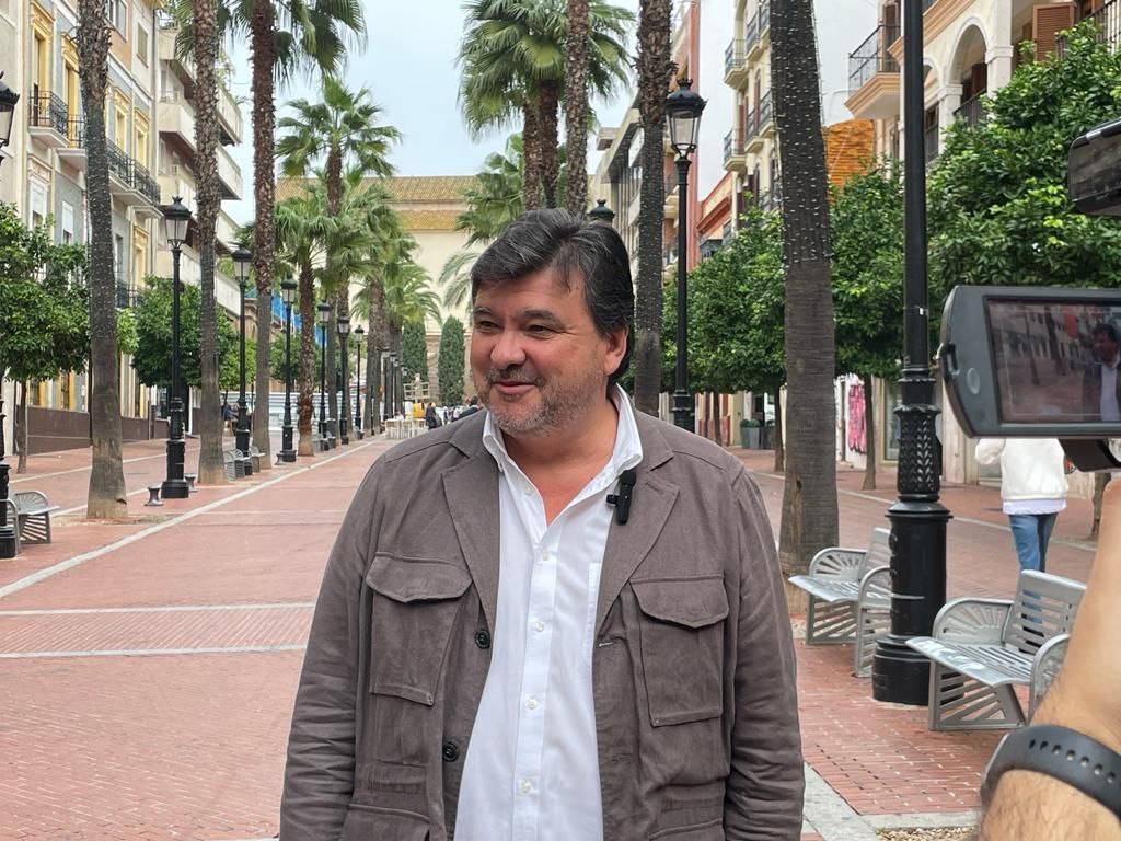 Gabriel Cruz destaca las medidas del Gobierno para ayudar a las personas, al mejorar y ampliar la protección asistencial del desempleo