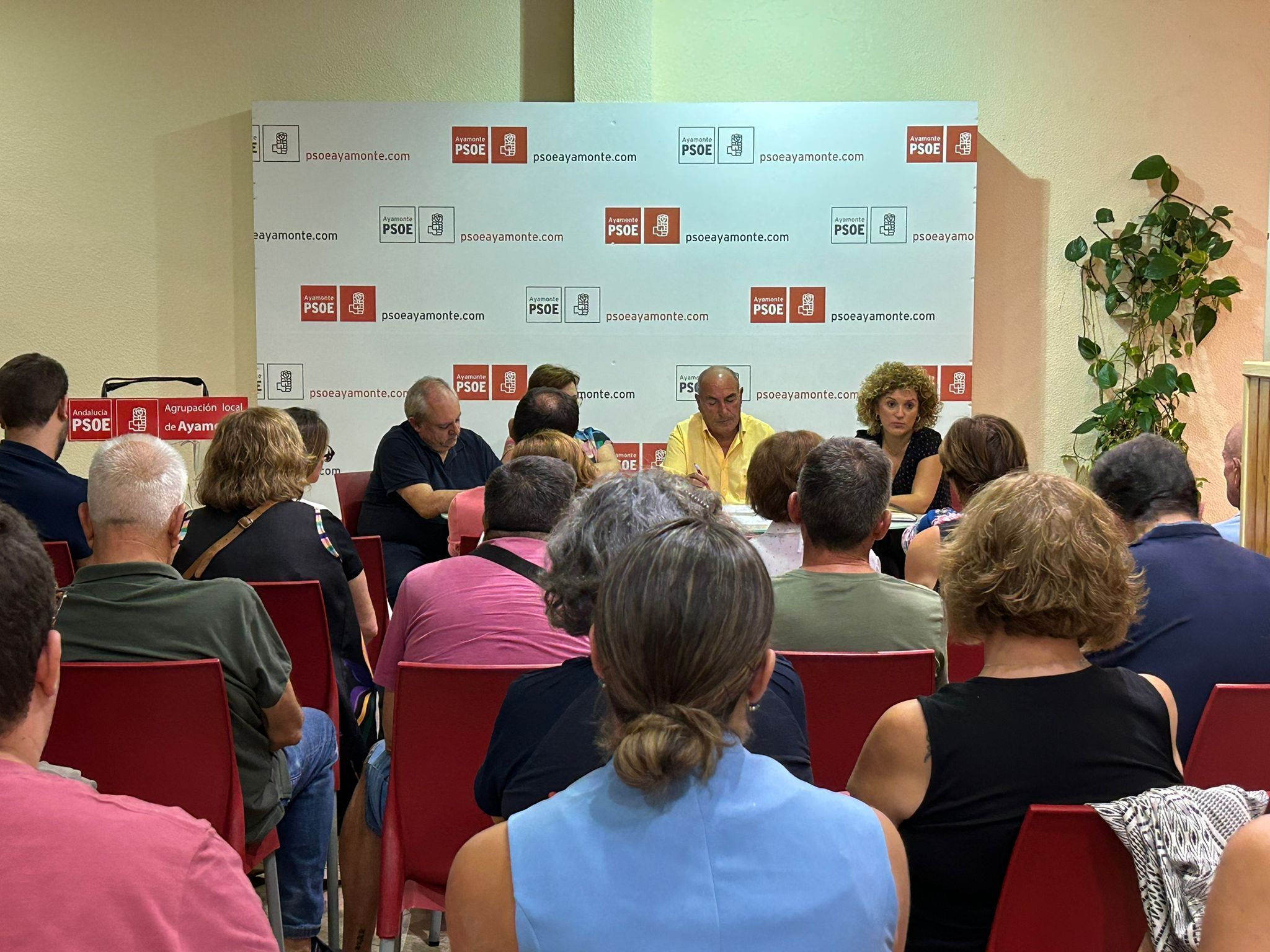 Vecinos de Ayamonte reclaman la apertura inmediata del chare de la Costa y critican “la lluvia de millones” al hospital privado de Lepe