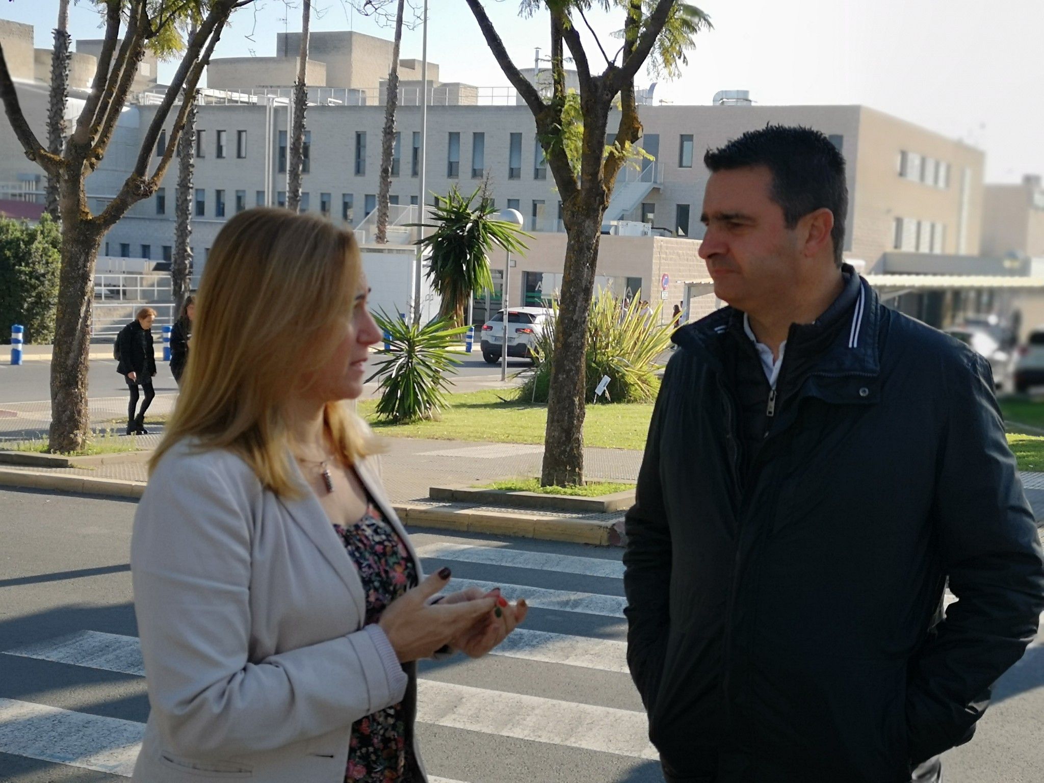 Amaro Huelva pregunta a Moreno Bonilla a quién pretende vender la sanidad pública en la provincia y por cuánto dinero