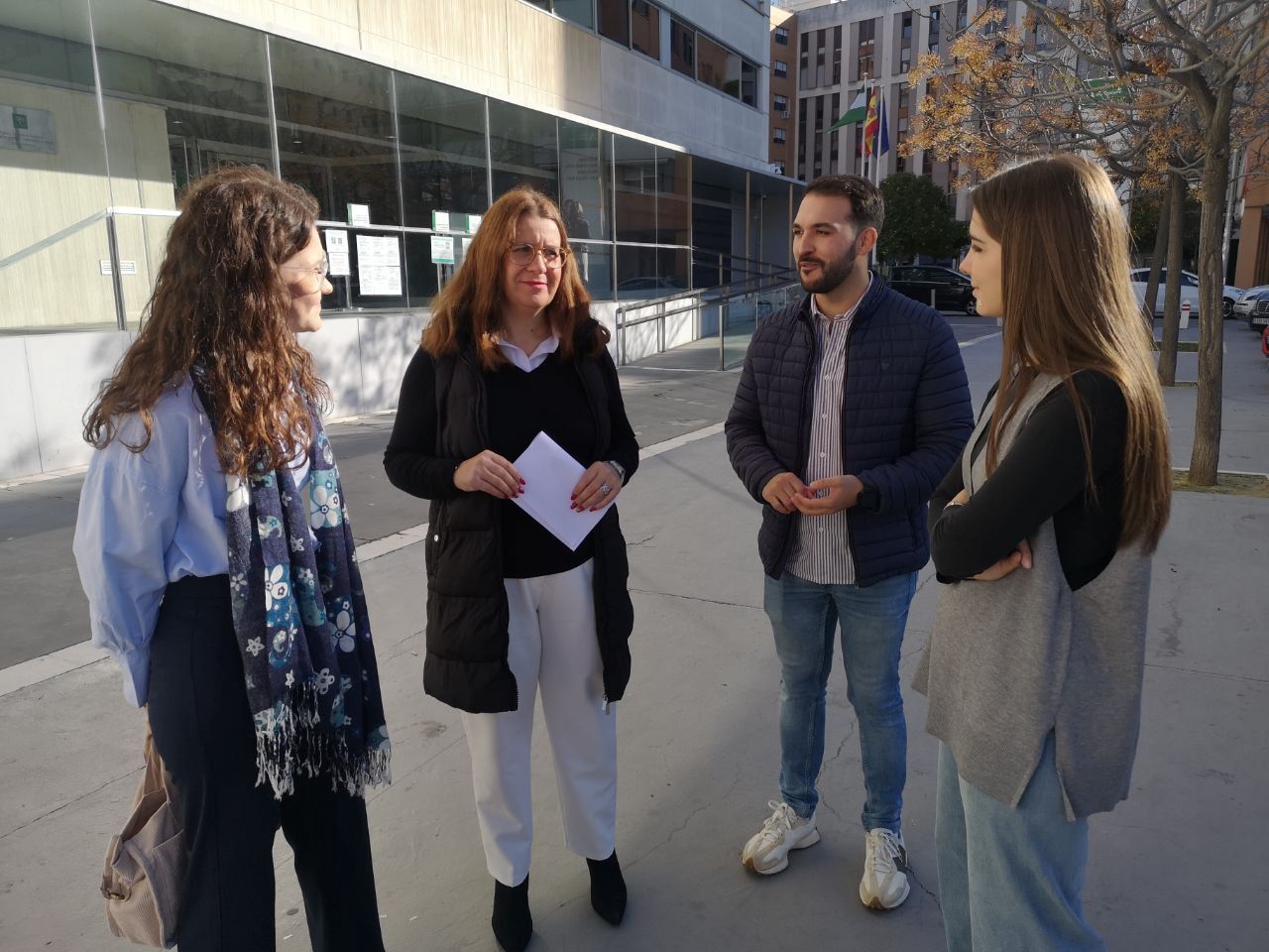 El PSOE y las Juventudes Socialistas denuncian el “ataque brutal” a la educación pública, que sufre los mayores recortes de la historia