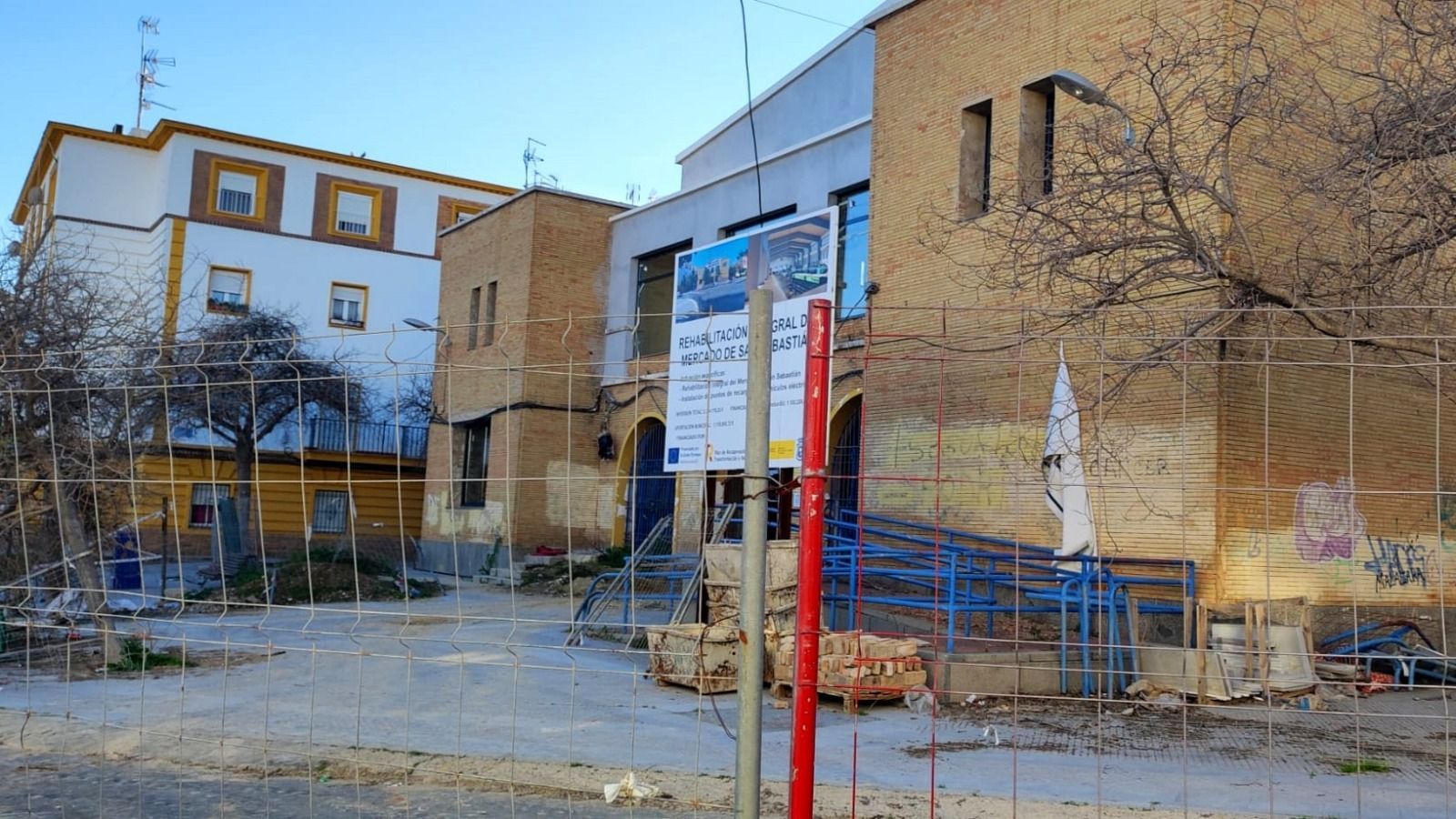 El PSOE exige conocer cómo se va a pagar el nuevo mobiliario del Mercado de San Sebastián tras eliminar la partida presupuestaria
