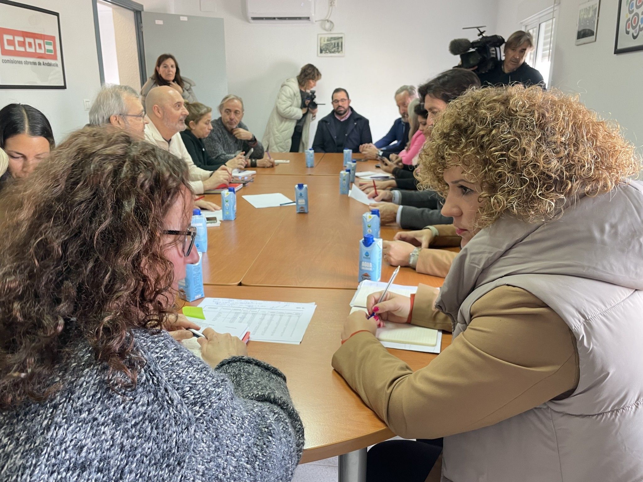 El PSOE analiza con CCOO las medidas que el Gobierno socialista ha puesto en marcha para mejorar las condiciones de trabajo de las mujeres