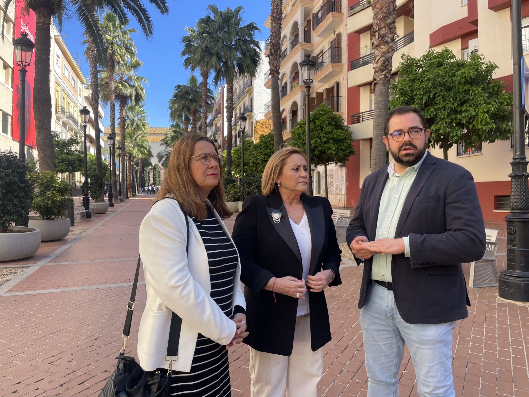 El PSOE destaca el «gran trabajo» del Gobierno, que pondrá en marcha 43 medidas de apoyo al sector agrario