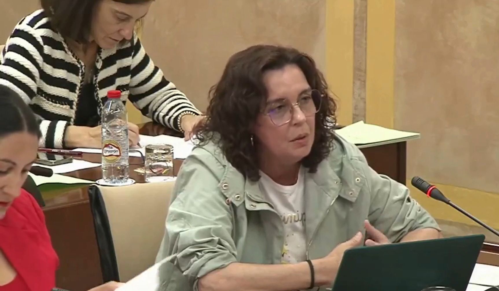 Rivas recrimina en el Parlamento a la consejera de Desarrollo Educativo su cerrazón de dejar el CEIP Prácticas con una sola línea de 3 años