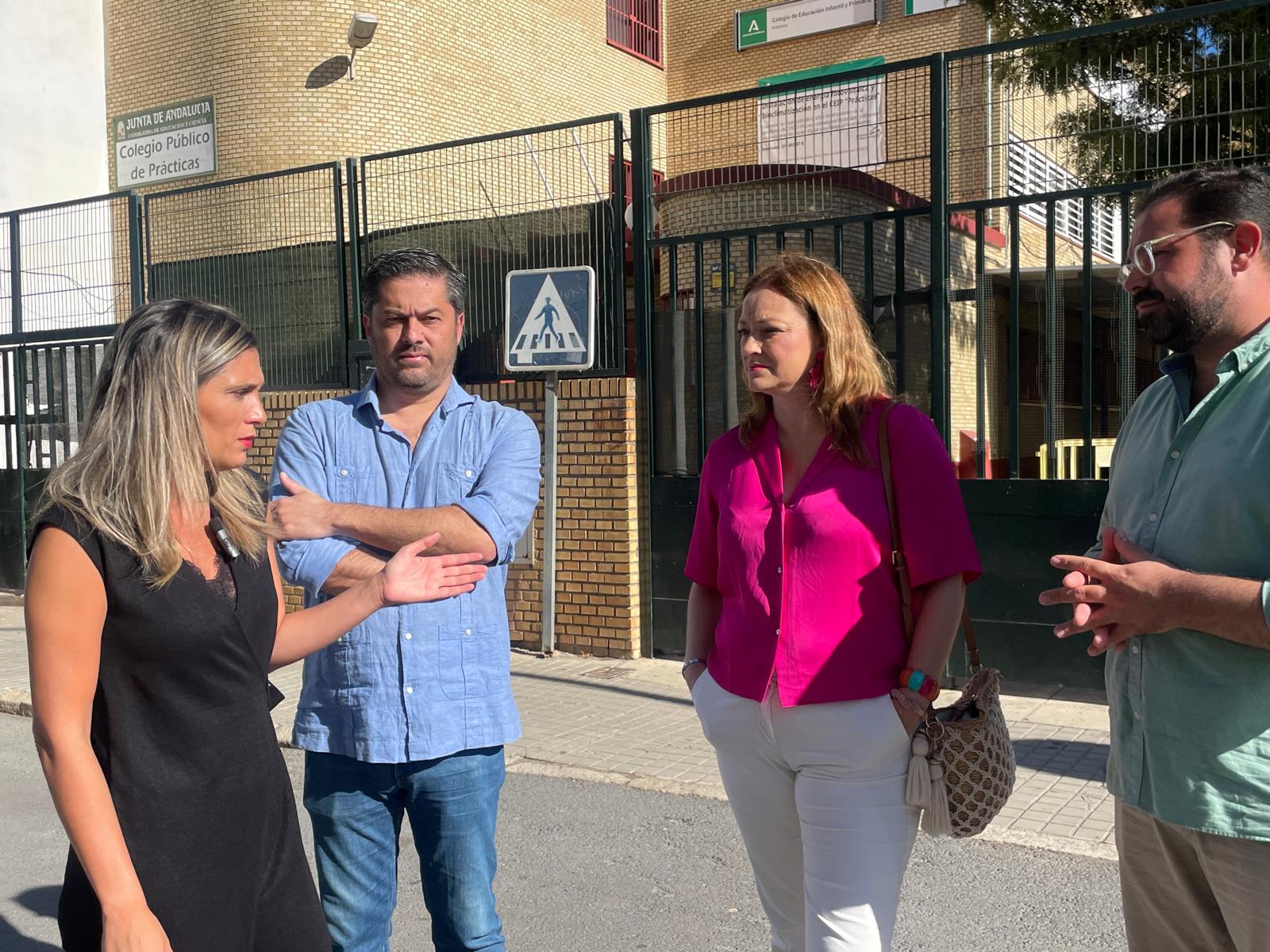 El PSOE-A critica que la vuelta al cole en Andalucía supone para las familias «un desembolso de 300 euros más al año»