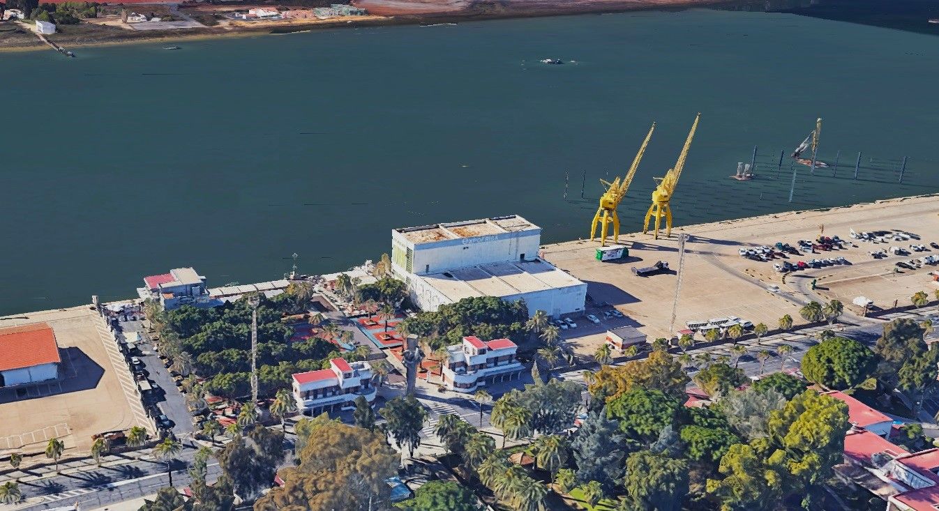 El PSOE denuncia que el ‘Museo de las Américas’ se queda sin sede al demoler el Puerto la antigua fábrica de hielos de Expofrisa