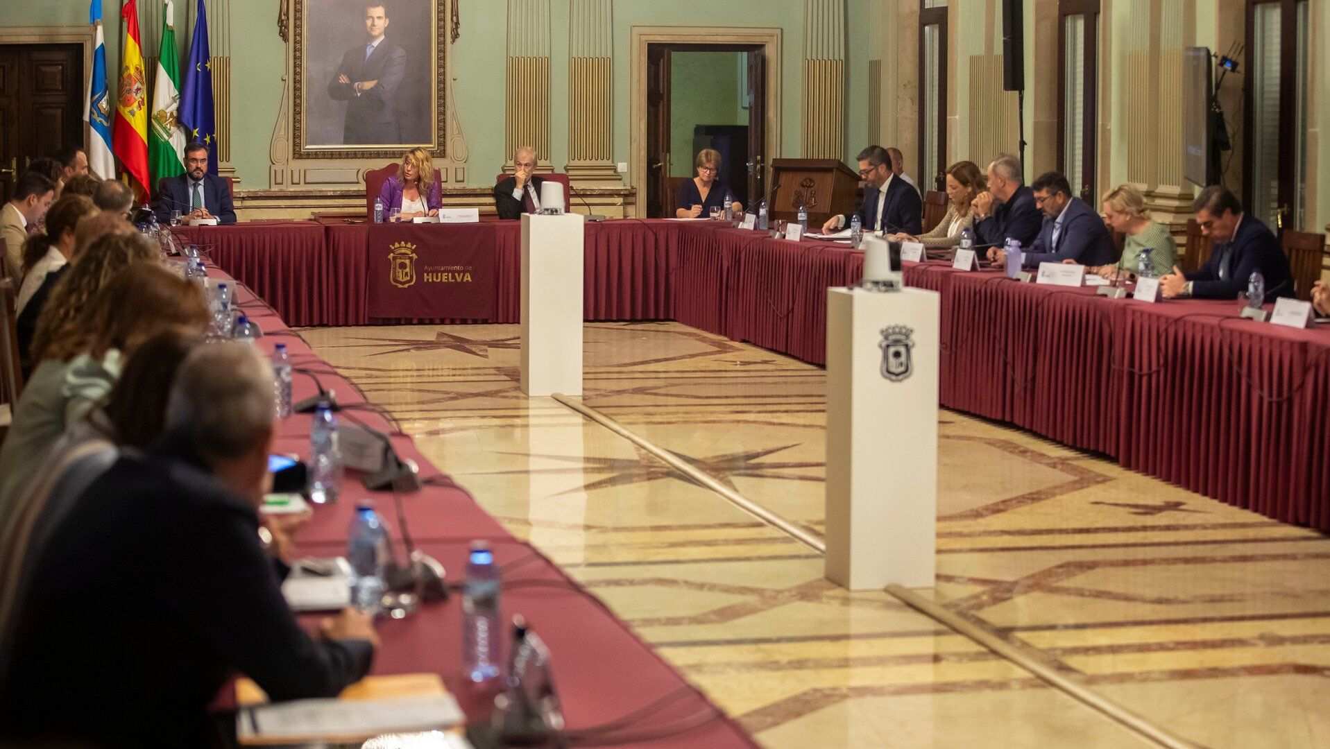 El PSOE vigilará que la nueva estructura del Ayuntamiento “no sea un coladero de cargos de confianza” de Pilar Miranda