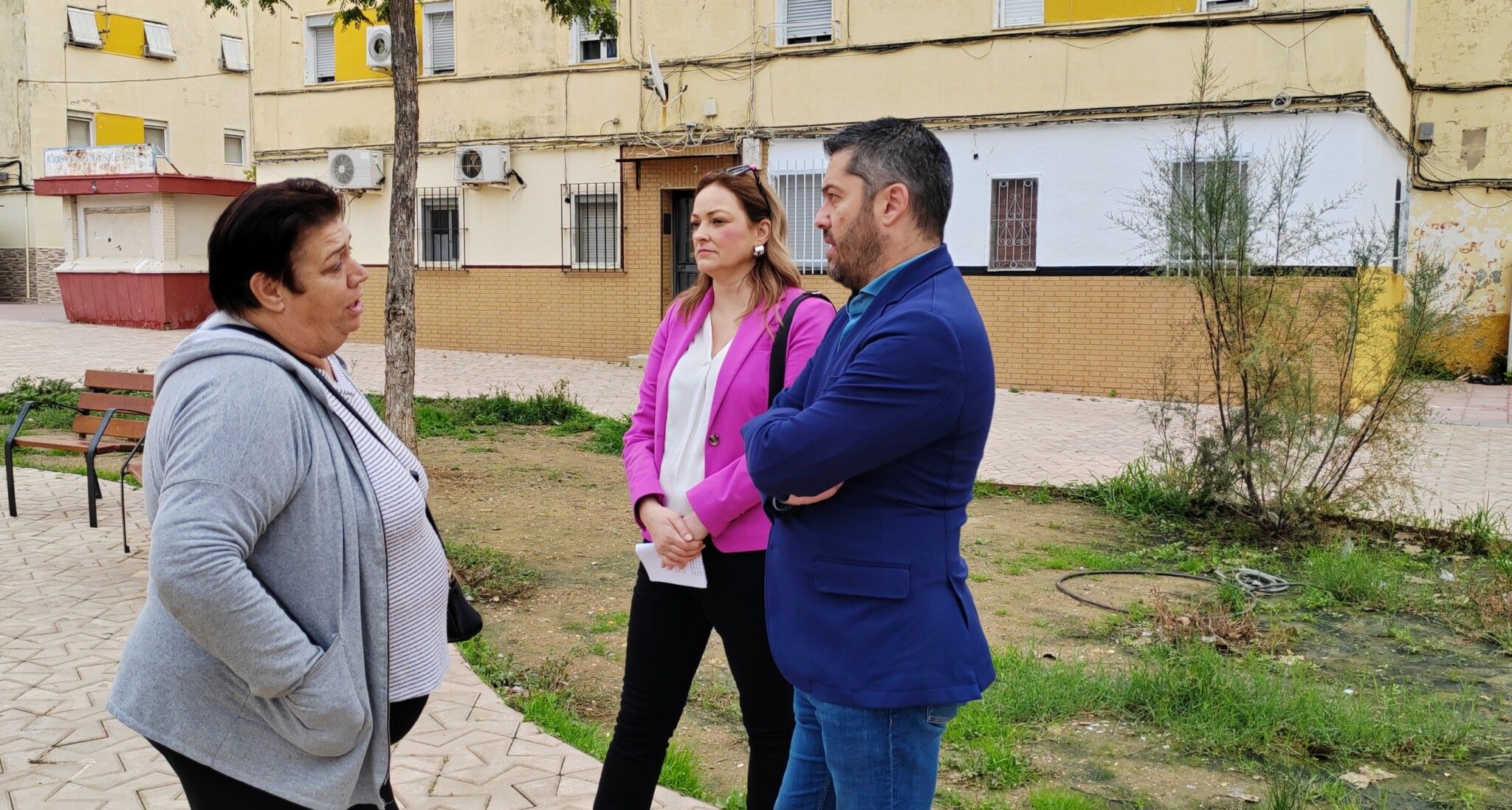 El PSOE pide que se liciten de manera urgente las obras de rehabilitación de las viviendas de Pérez Cubillas y La Navidad