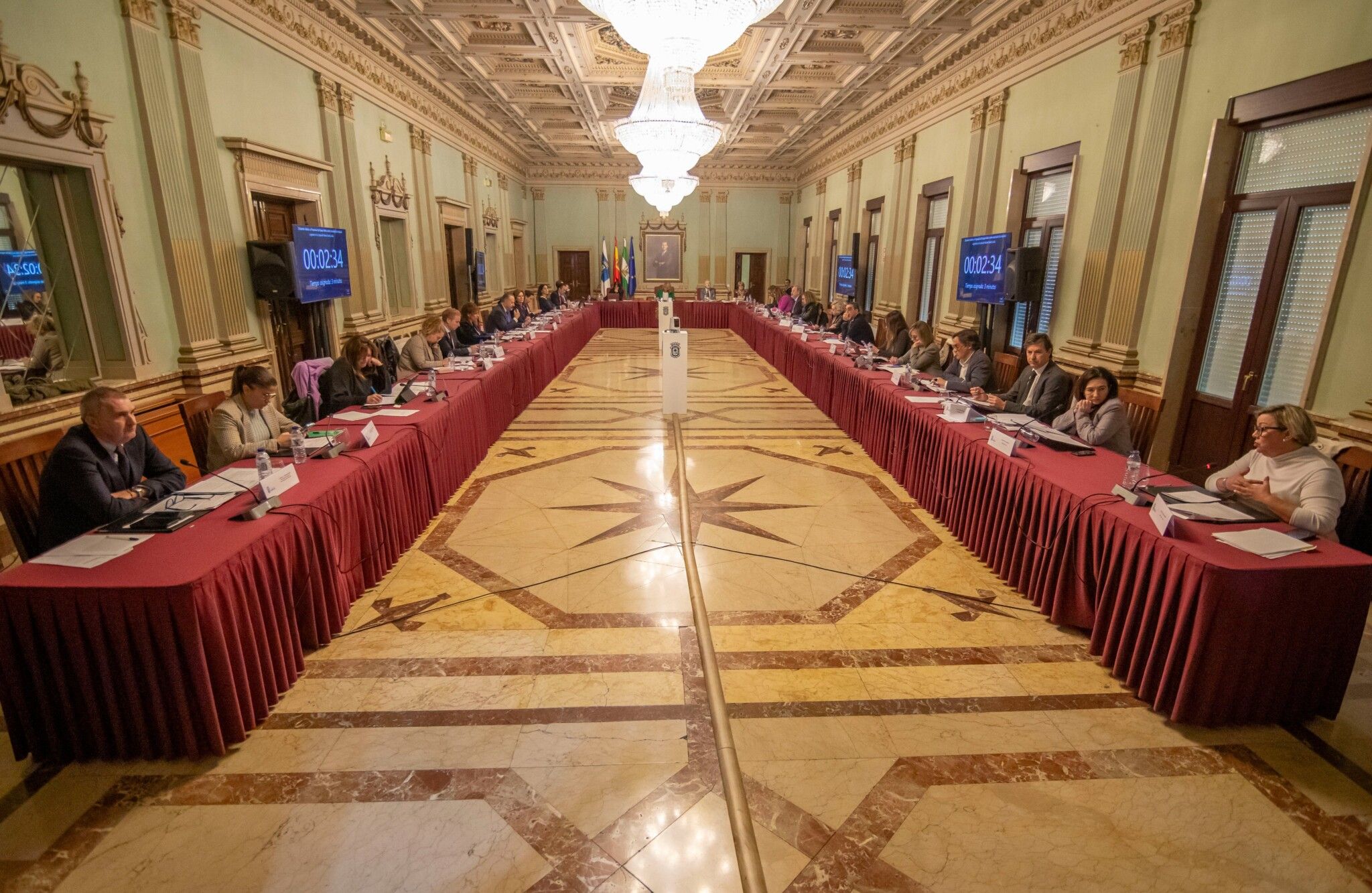 El PSOE lamenta que Pilar Miranda apruebe en solitario “los presupuestos del impuestazo y del abandono a los barrios”