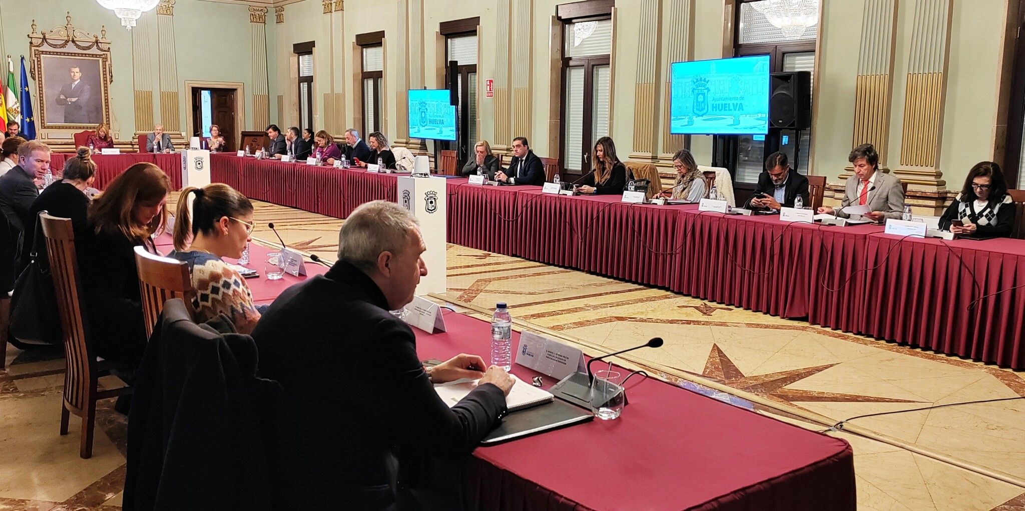 El PSOE denuncia que el PP ha aprobado los presupuestos municipales sin el informe “previo, preceptivo y vinculante” del Ministerio de Hacienda