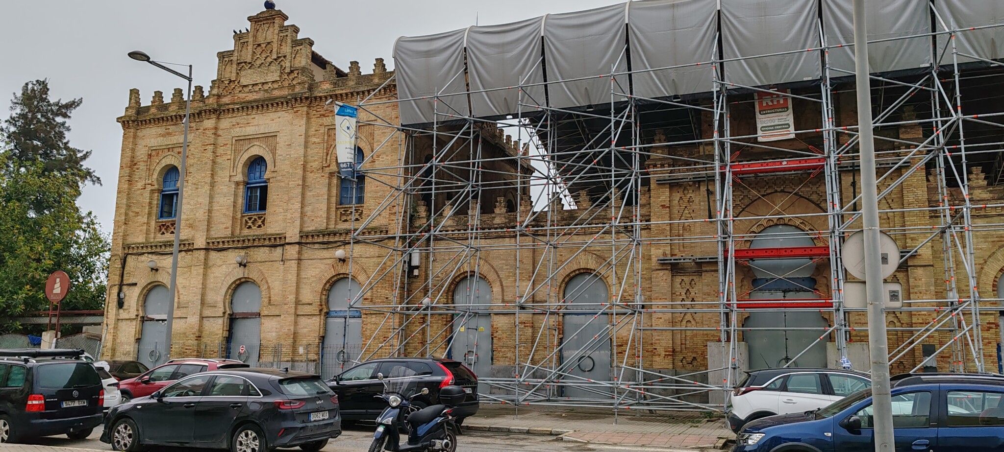 El PP reconoce que ha rebajado la protección de la estación de tren “para construir su palacete”