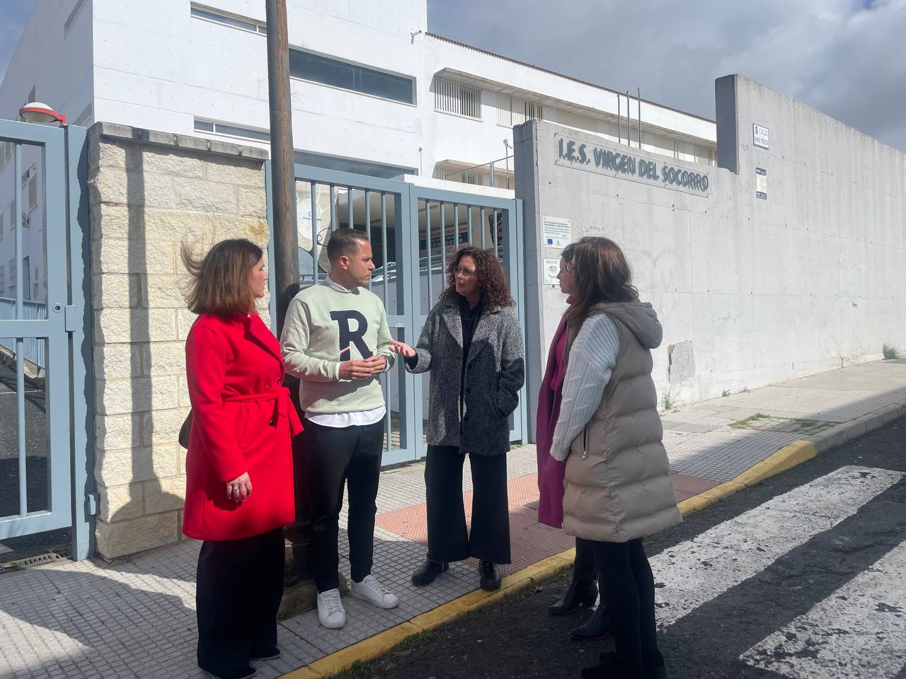 El PSOE denuncia seis años de incumplimientos de Moreno Bonilla con la educación en Rociana del Condado y preguntará en el Parlamento por su promesa de implantar Bachillerato