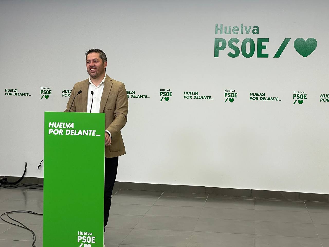 El PSOE considera la renuncia a la quita de la deuda propio de un gobierno “deshumanizado” por rechazar a proyectos como el Materno Infantil para Huelva