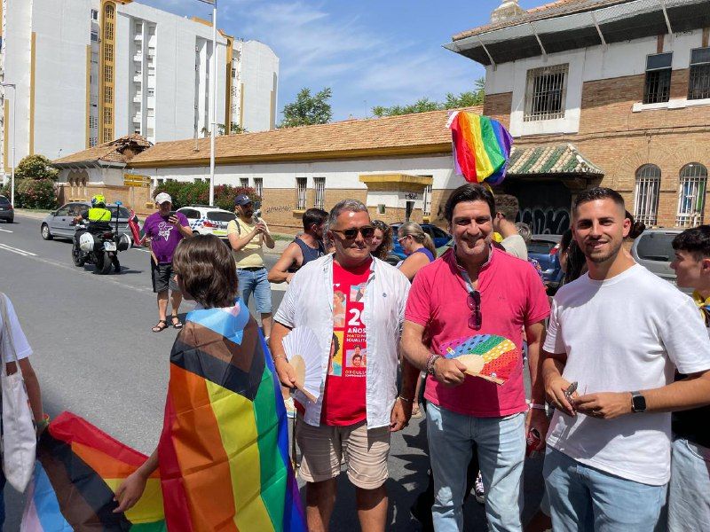 El PSOE participa en el Día del Orgullo “muy especial por la conmemoración en España del 20º aniversario del matrimonio igualitario”