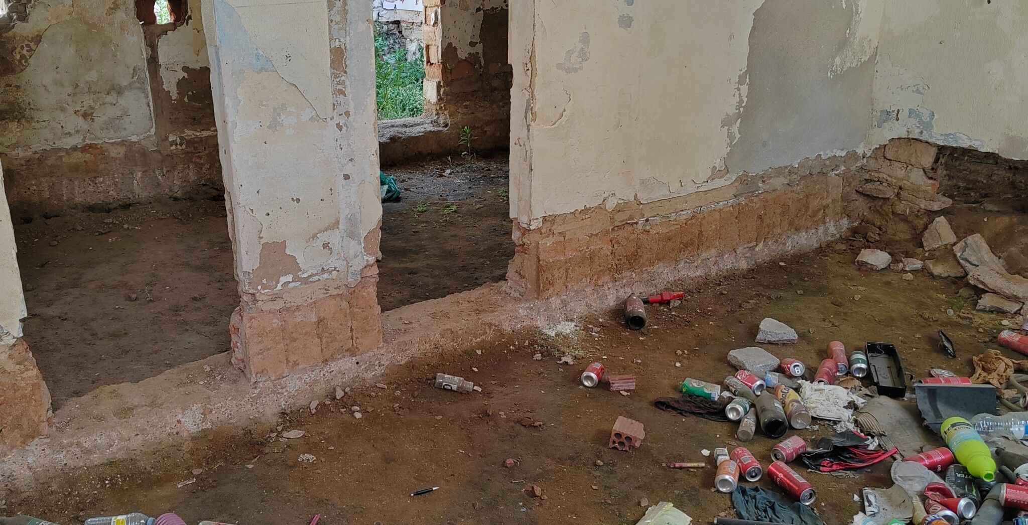 El PSOE exige a Pilar Miranda que retome las obras de las viviendas de Pérez Cubillas, abandonadas desde hace dos años