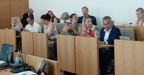 PSOE reprocha al PP en Diputación de plegarse a Moreno Bonilla rechazando para Huelva el refuerzo sanitario en verano y la bioclimatización en los colegios