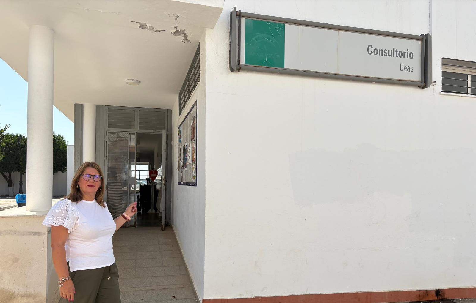 El alcalde del PP de Beas demuestra en el pleno su desconocimiento absoluto sobre la falta de servicios en el centro de salud durante el verano