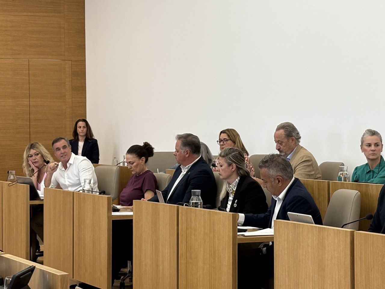 PSOE en Diputación denuncia que “ni el acceso a una vivienda digna ni la educación pública son prioridades para el PP en Huelva”