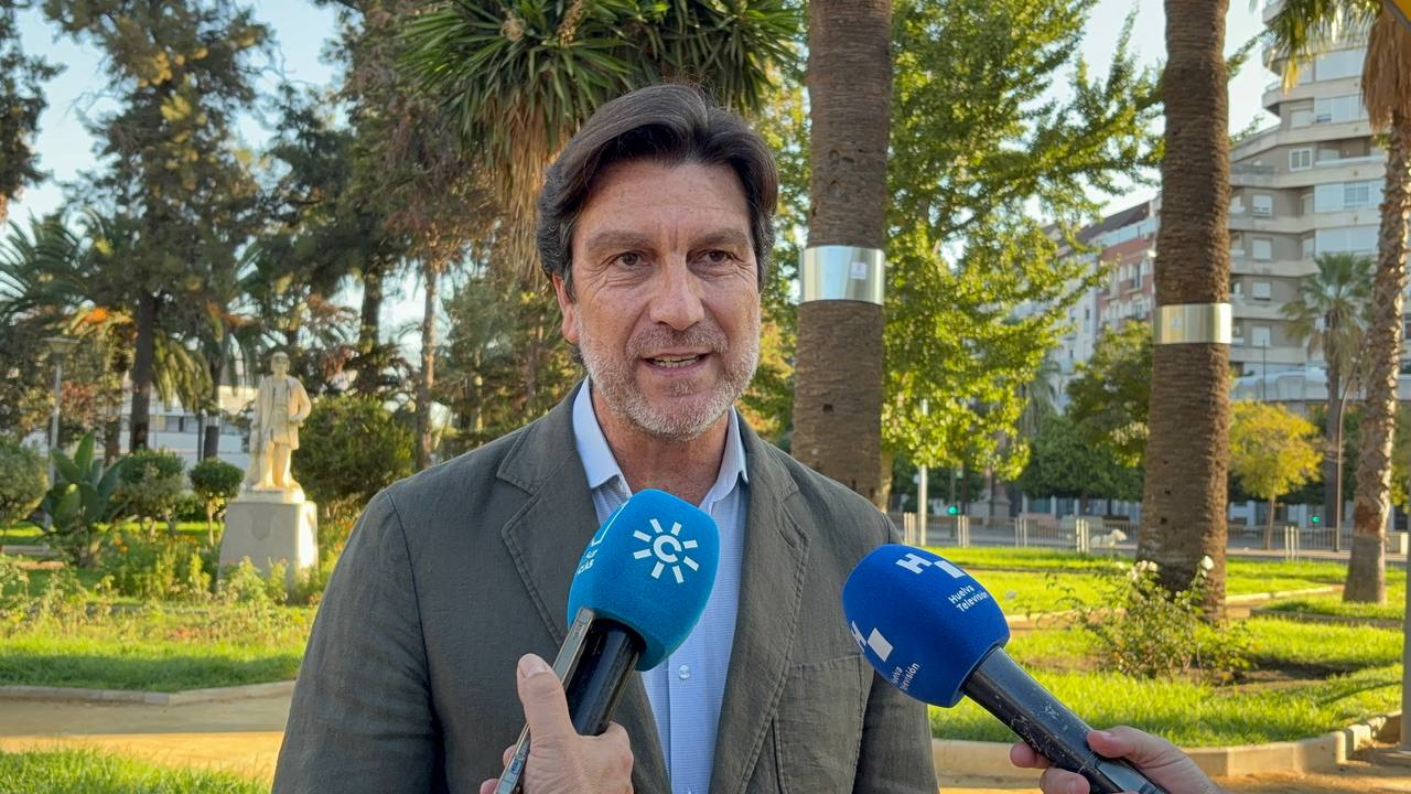 Gaviño acusa de Moreno Bonilla de abandonar a 21 familias, sanitarios y pacientes del hospital Infanta Elena con la supresión de un servicio esencial