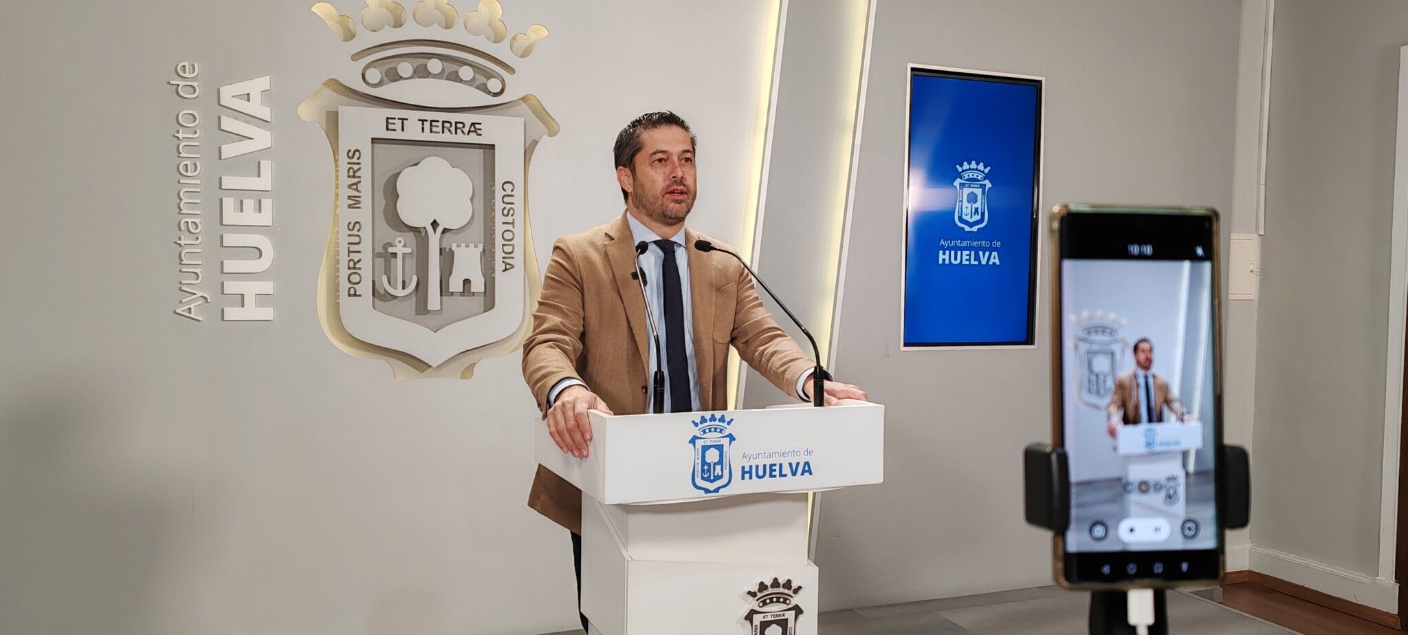 El PSOE denuncia que el presupuesto municipal de Huelva para 2026 es “ilegal” por ignorar el mandato expreso del Pleno de bajar los impuestos