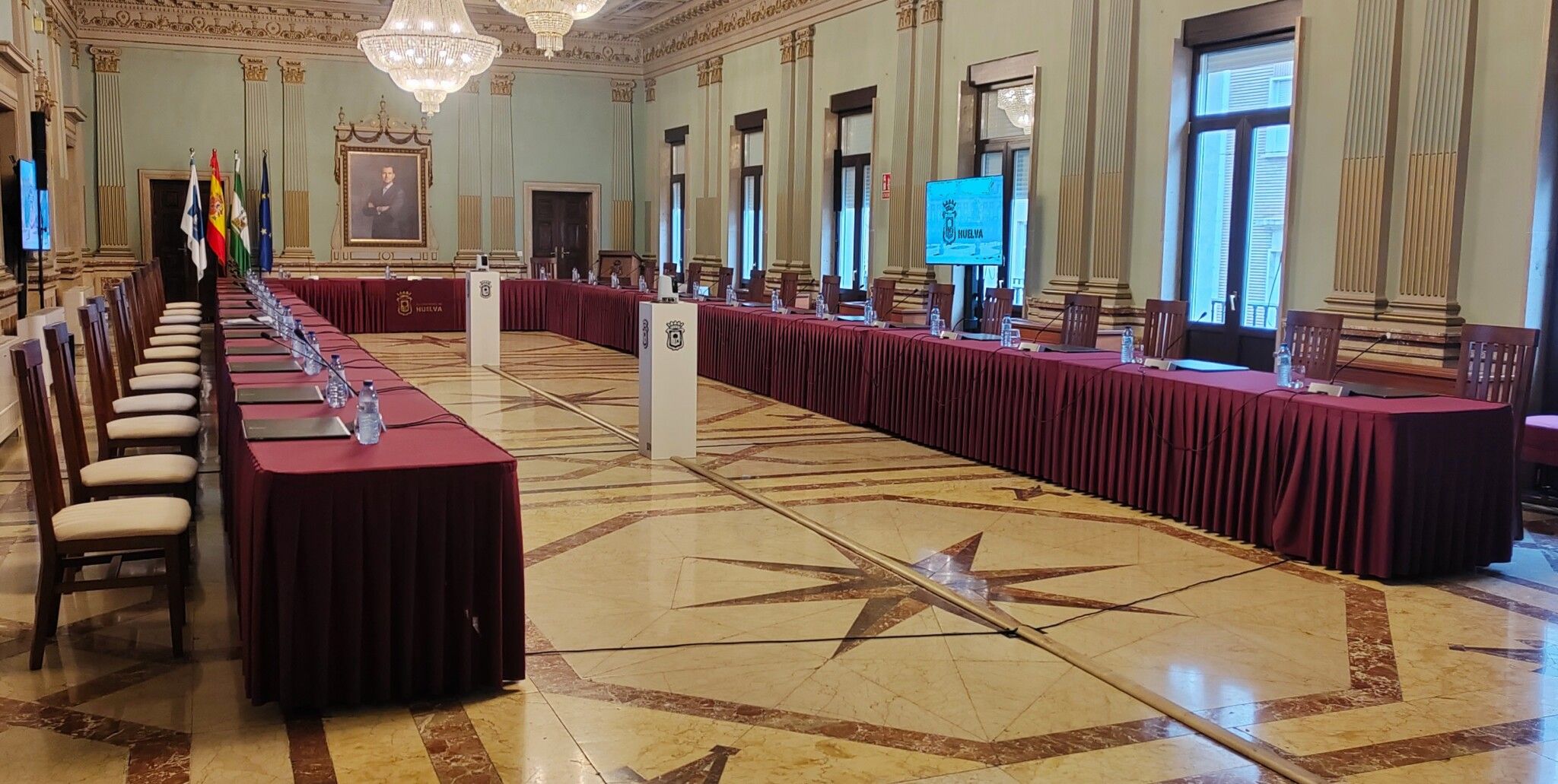 El PSOE denuncia que Pilar Miranda mantiene cerrados los plenos al público pese a haber concluido la crisis sanitaria hace dos años y medio