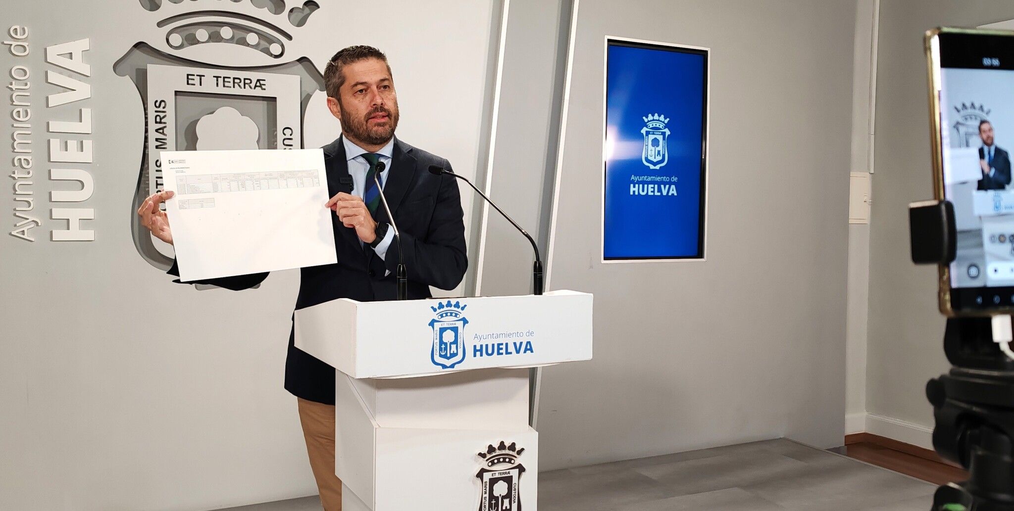 El PSOE alerta de que el PP vuelve a situar al Ayuntamiento de Huelva “al borde del precipicio económico” con 7,5 millones de euros en facturas impagadas y fuera del plazo legal