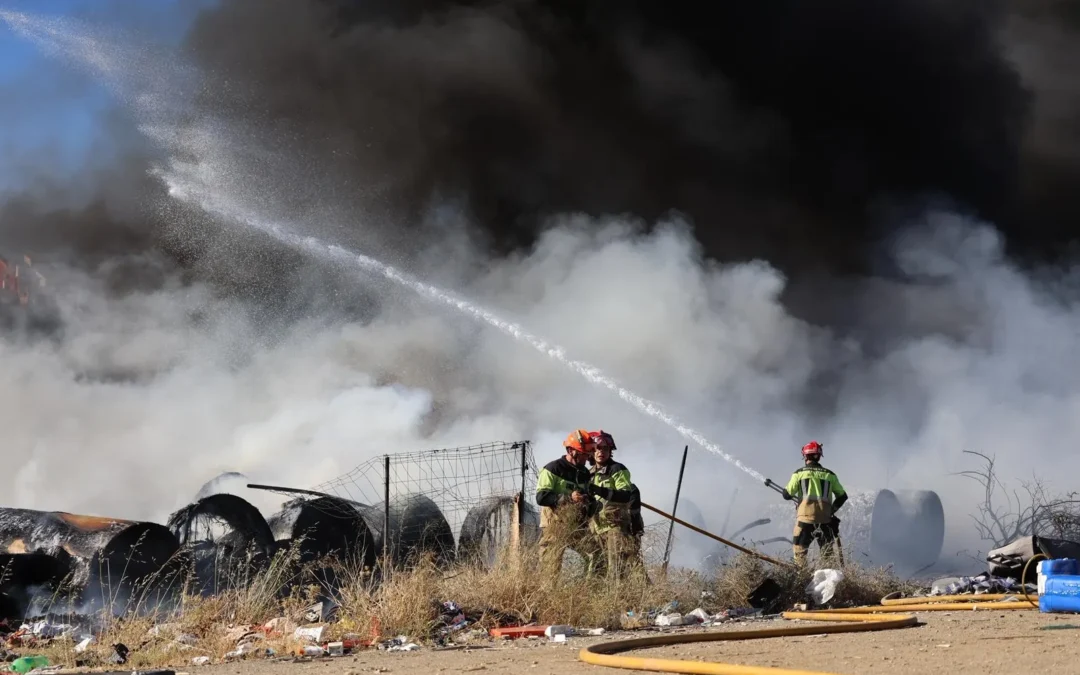 El PSOE alerta de que Huelva afronta el verano con solares y descampados convertidos en “un auténtico polvorín” ante el riesgo de incendios