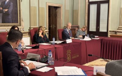 El PP aprueba una subida del agua del 40% para los bares y peluquerías de Huelva