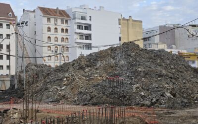 El PSOE exige la retirada de los lodos acumulados en las obras de la futura Plaza Mayor de Huelva