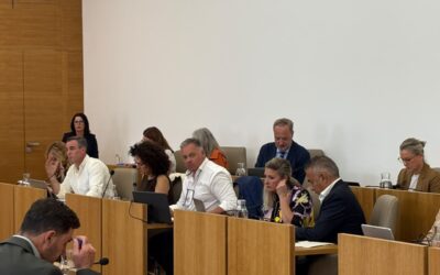 El PP vuelve a votar contra Huelva, rechaza las medidas del PSOE para los pueblos afectados por el incendio y para la educación pública