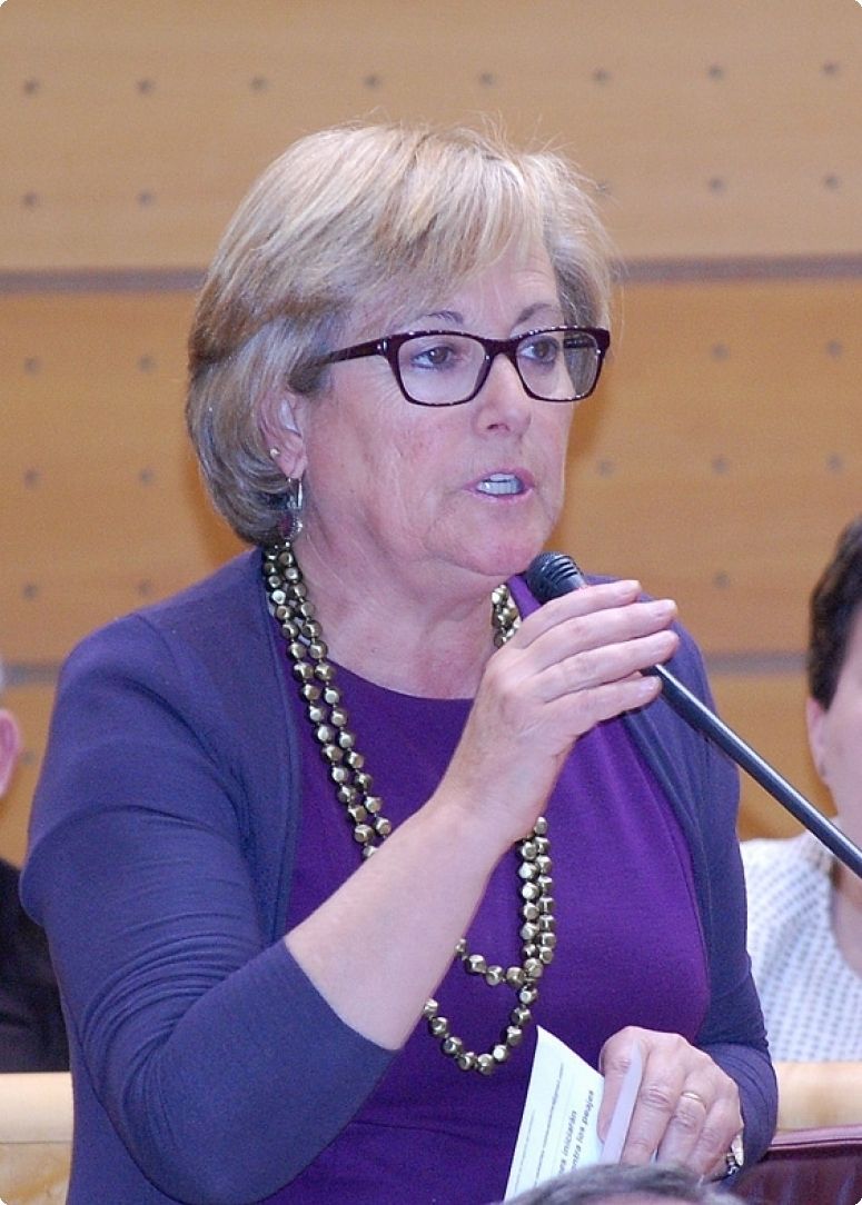 Ignacio Caraballo destaca la generosidad de Petronila Guerrero y le agradece toda una vida de dedicación al PSOE y de entrega a los ciudadanos