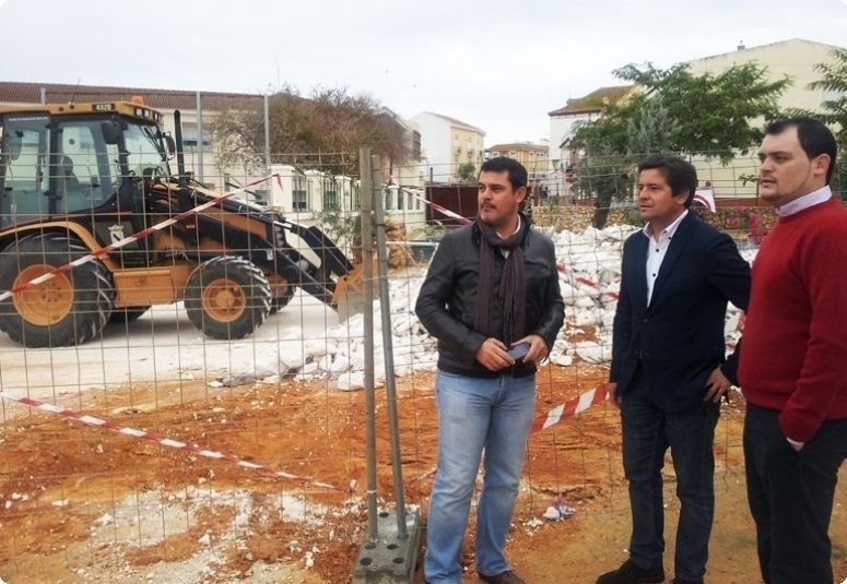 El PSOE le pide al PP que destine los 300.000 euros de la destrucción del parque a las familias y los 2.000 parados del municipio