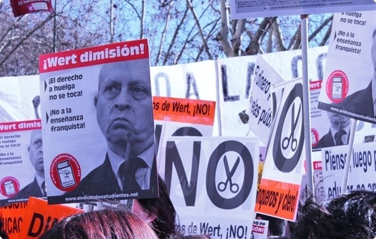 PSOE presenta mociones para pedir la retirada de la reforma educativa e insta al Gobierno del PP a dialogar