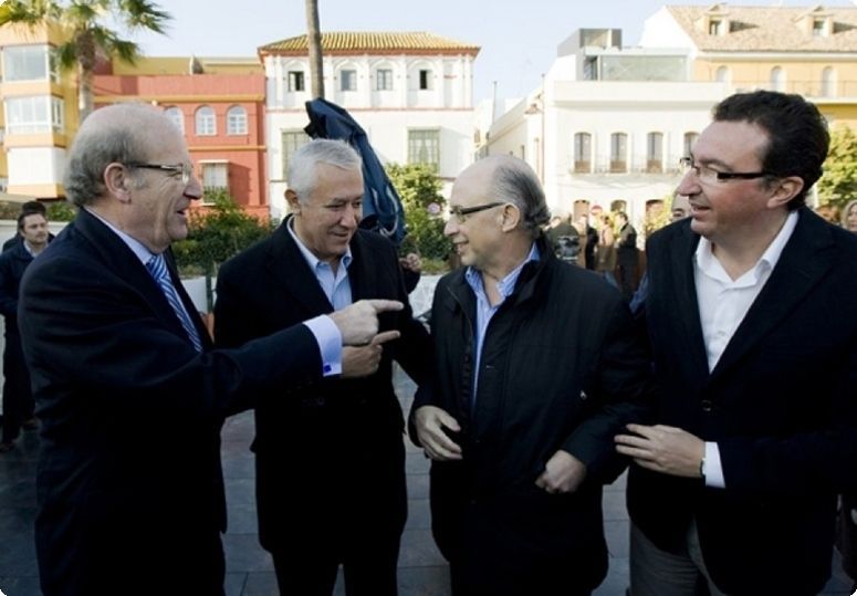 El PSOE lamenta que el alcalde huya de Lepe dejando una enorme deuda pública y al municipio abandonado