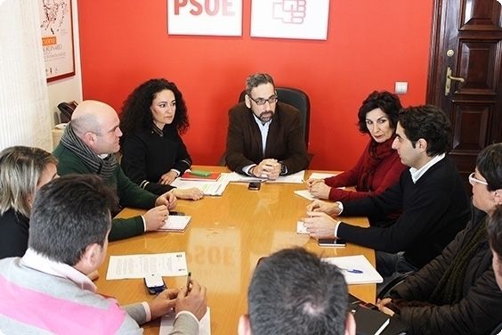 PSOE exige al alcalde del PP de Lepe que cumpla con su parte para no tener un hospital terminado y sin accesos en medio del campo