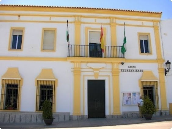 PSOE denuncia el autoritarismo del alcalde del PP que negó incluso en el último pleno el turno de réplica a la portavoz socialista