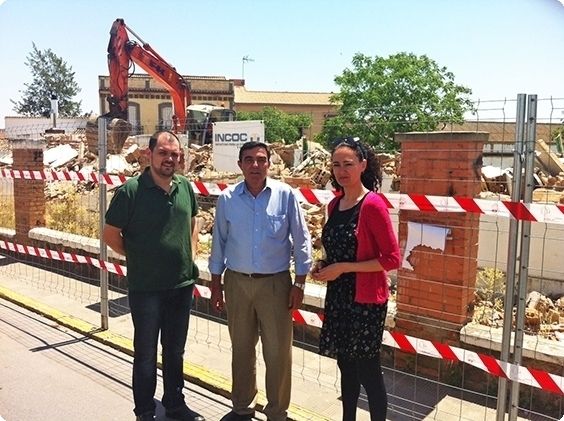 PSOE celebra el comienzo de los trabajos para la construcción del nuevo colegio gracias al esfuerzo de la Junta y de los socialistas